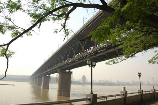 สะพานข้ามแม่น้ำแยงซีอู่ฮั่น